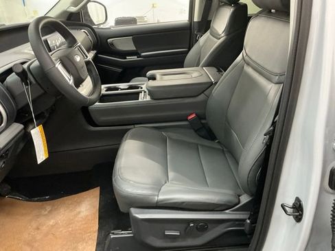 New 2026 Ford Expedition Active image 14