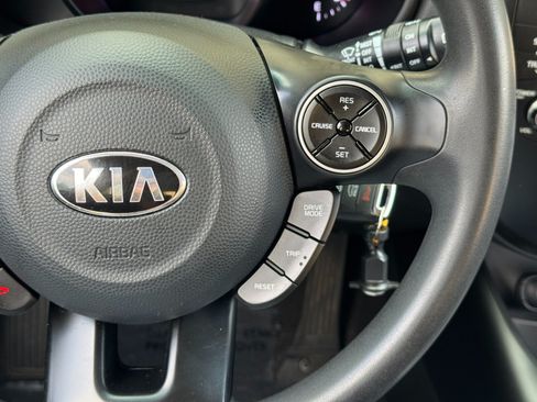 Used 2019 Kia Soul + FWD image 20