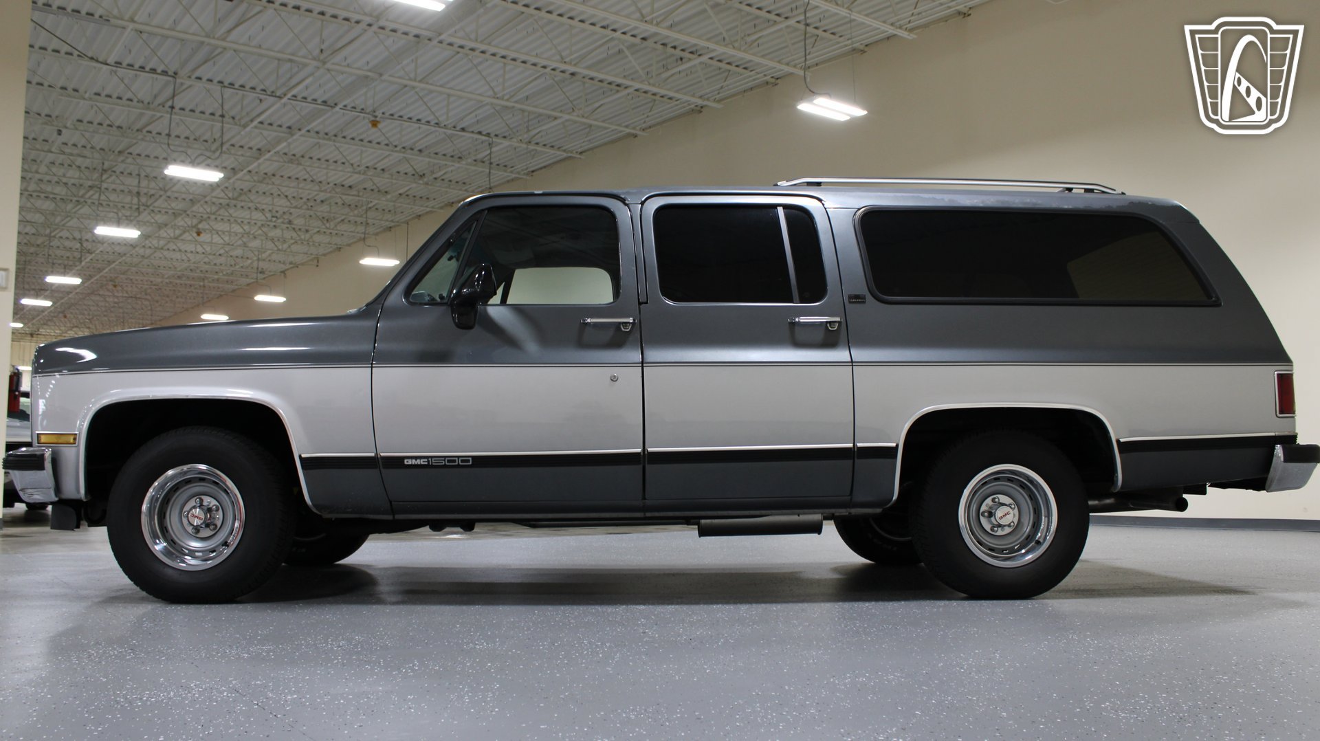 Used 1990 GMC Suburban 2WD image 25