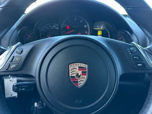 Used 2014 Porsche Cayenne Platinum Edition image 22