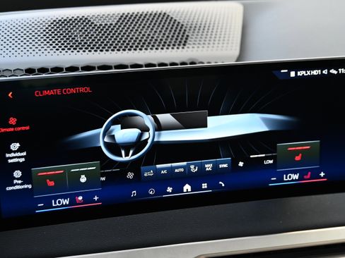 Certified 2025 BMW iX xDrive50 image 15