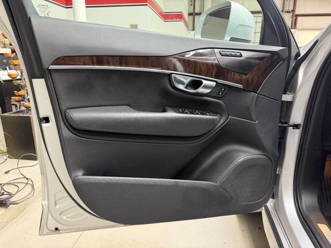Used 2019 Volvo XC90 T6 Momentum AWD/4WD image 11