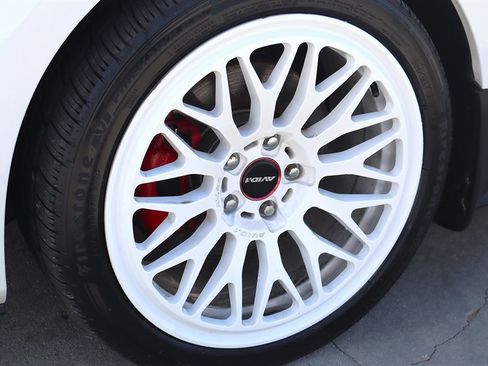 Used 2016 Volkswagen GTI SE FWD image 16