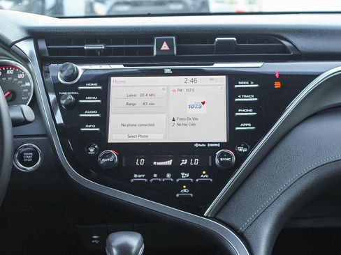 Used 2018 Toyota Camry XSE image 14