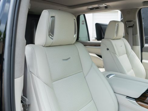 Used 2026 Cadillac Escalade Platinum Sport w/ LPO, Floor Liner Package AWD/4WD image 27