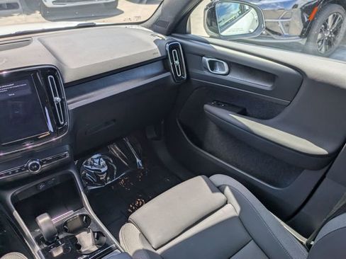 Certified 2023 Volvo C40 P8 Recharge Plus w/ Climate Package AWD/4WD image 27