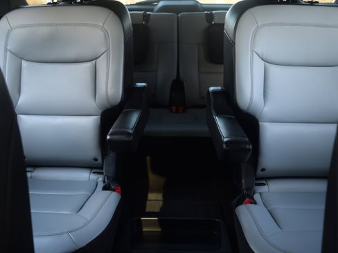 Used 2021 Ford Explorer XLT w/ Equipment Group 202A image 16