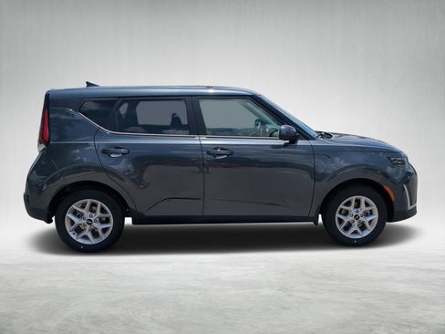 New 2025 Kia Soul LX image 2