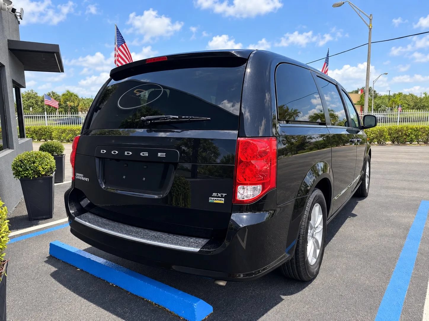 Used 2019 Dodge Grand Caravan SXT FWD image 8