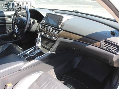 Used 2018 Honda Accord Touring image 28