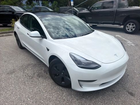 Used 2023 Tesla Model 3 Standard Range RWD image 7