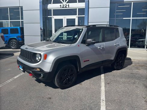Used 2018 Jeep Renegade Trailhawk w/ Cold Weather Group II AWD/4WD image 1