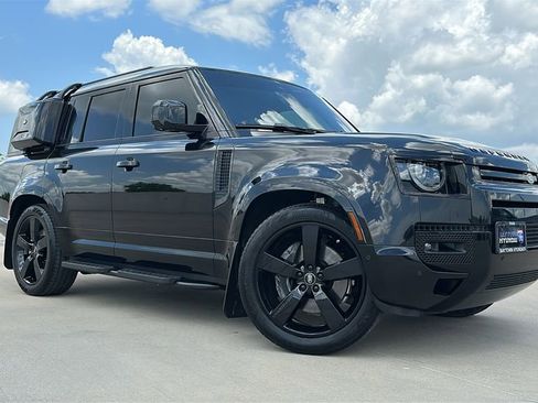 Used 2024 Land Rover Defender 130 X-Dynamic SE AWD/4WD image 6