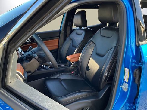 Certified 2024 Jeep Compass Limited image 18