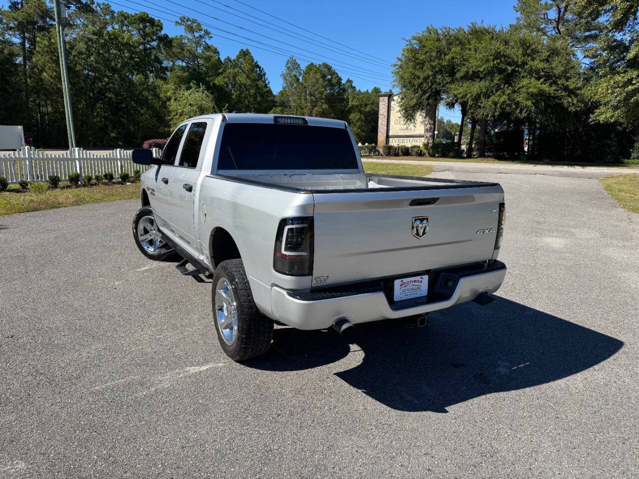 Used 2016 RAM 1500 Express w/ Popular Equipment Group AWD/4WD image 4