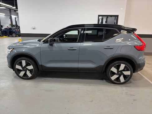 Certified 2023 Volvo XC40 Recharge Ultimate image 3