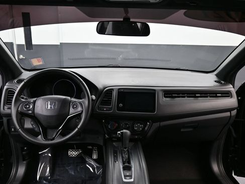 Used 2021 Honda HR-V Sport image 9