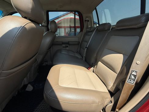 Used 2004 Ford Explorer Sport Trac XLT AWD/4WD image 12