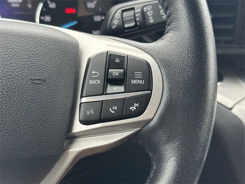 Used 2021 Ford Explorer XLT image 21