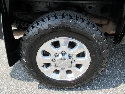 Used 2012 GMC Sierra 2500 SLT w/ SLT Convenience Package AWD/4WD image 9