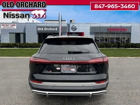 Used 2022 Audi e-tron S Premium Plus AWD/4WD image 4