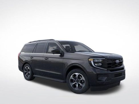 New 2026 Ford Expedition Active image 9