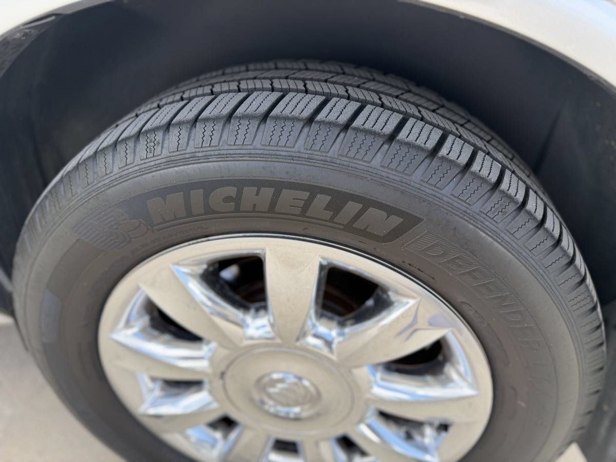 Used 2015 Buick Enclave Leather FWD image 9