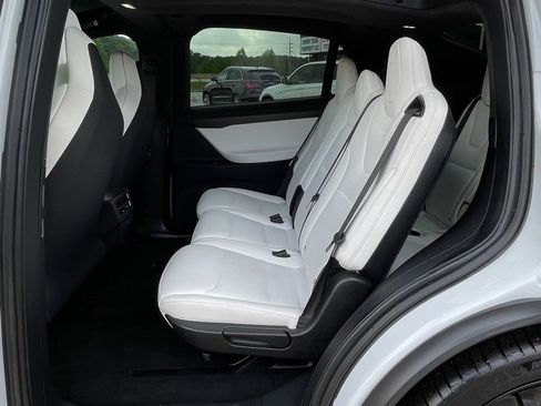 Used 2018 Tesla Model X 75D image 29