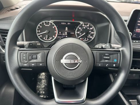 Used 2023 Nissan Rogue SV image 22