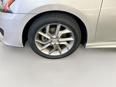 Used 2015 Nissan Sentra SR FWD image 11