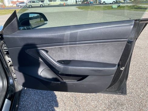 Used 2019 Tesla Model 3 image 17