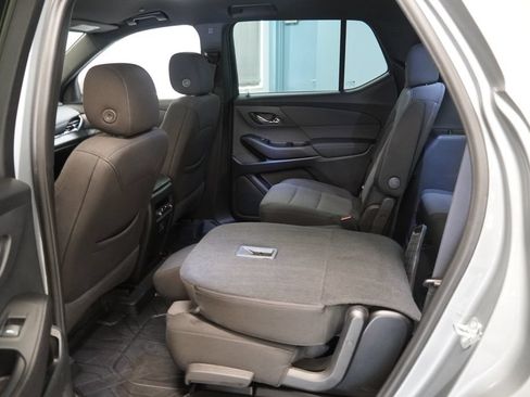Used 2023 Chevrolet Traverse LT FWD image 21