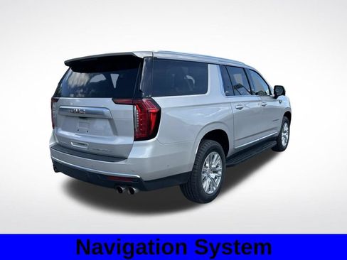 Used 2024 GMC Yukon XL Denali w/ Advanced Technology Package AWD/4WD image 3