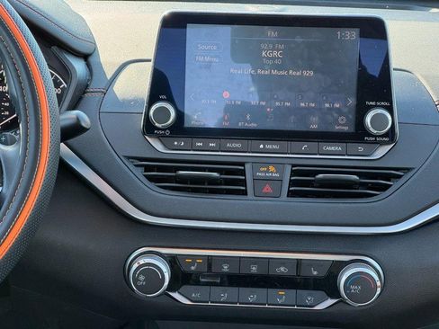 Used 2020 Nissan Altima 2.5 SR w/ Premium Package image 12