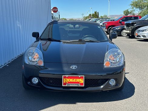 Used 2005 Toyota MR2 RWD image 2