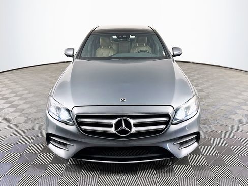 Used 2019 Mercedes-Benz E 300 image 2