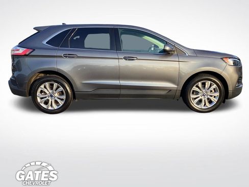 Used 2022 Ford Edge Titanium AWD/4WD image 10