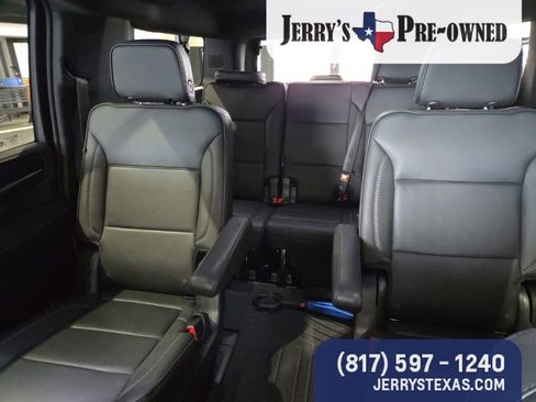 Used 2022 GMC Yukon XL Denali image 15