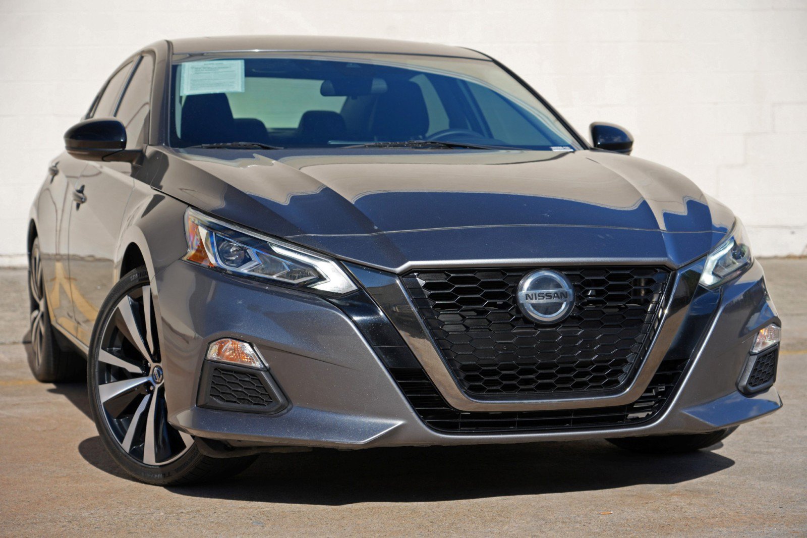Used 2021 Nissan Altima 2.5 SR w/ SR Premium Package FWD image 2