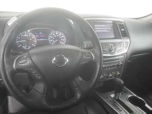 Used 2019 Nissan Pathfinder FWD image 24