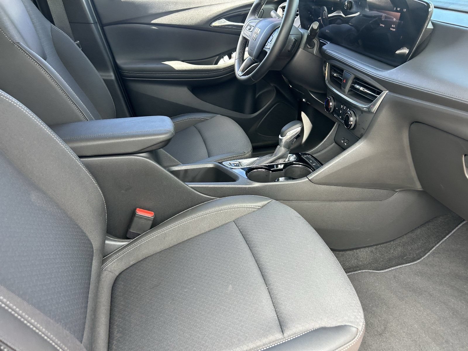 Certified 2024 Buick Encore GX Preferred FWD image 12