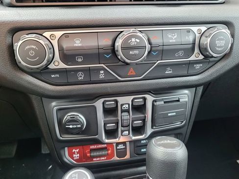 New 2026 Jeep Gladiator Willys image 24