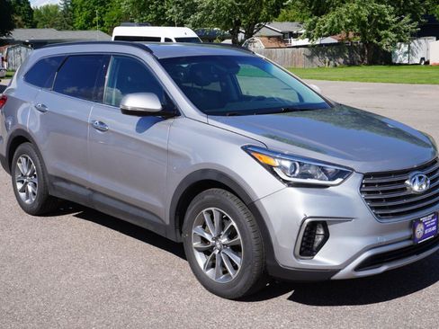 Used 2017 Hyundai Santa Fe Limited AWD/4WD image 6
