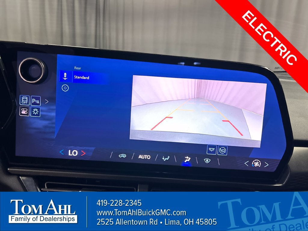 Used 2025 Chevrolet Equinox EV LT FWD image 16