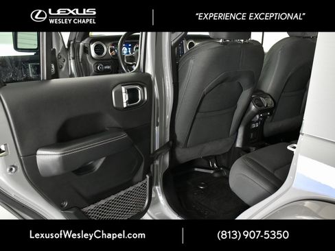 Used 2020 Jeep Wrangler Unlimited Sahara image 20