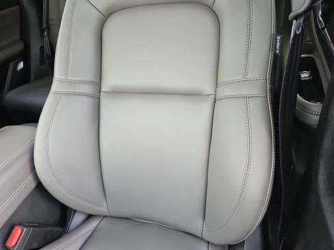 Used 2025 Lincoln Corsair FWD image 13