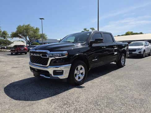 Used 2025 RAM 1500 Big Horn AWD/4WD image 11