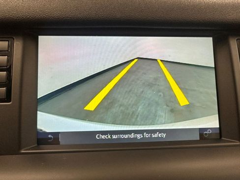 Used 2018 Land Rover Discovery Sport HSE image 32