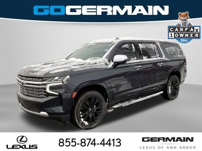 Used 2023 Chevrolet Suburban Premier w/ Premium Package 2