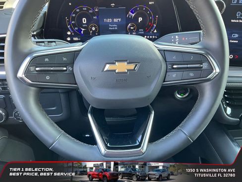 Used 2025 Chevrolet Suburban Premier RWD image 38